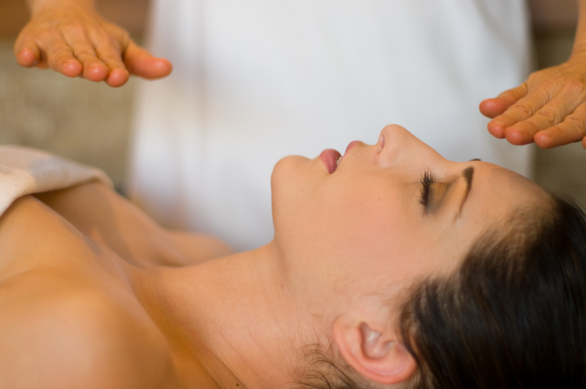 Reiki Treatment uses the transerance of energy