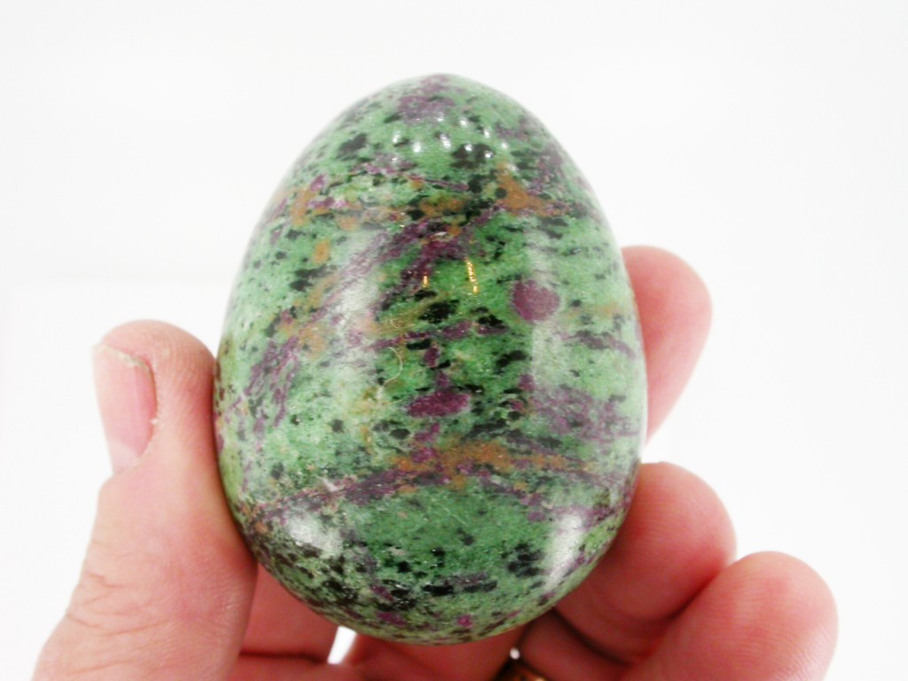 ruby-zoisite-egg