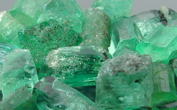 Jade is the stone of calm in the midst of storm. Its action balances nerves and soothes cardiac rhythm.